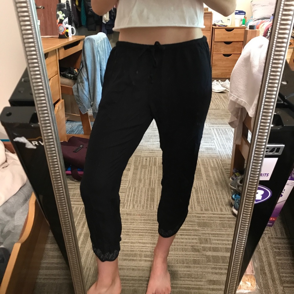 O’Neill Black Capri Pants Size Small